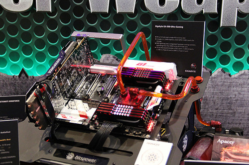 存儲方面，宇瞻雙接口的AS720 SSD，可以提供極致高效處理速度，滿足玩家需求以及多元應用。例如：可搭配高階錄像機直接外接使用，進行4K ProRes格式并實時進行剪輯或調光。